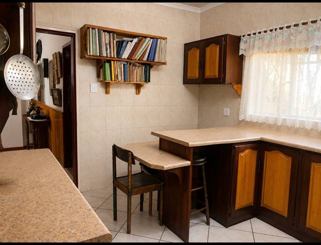 3 BEDROOM FREEHOLD FOR SALE IN VANDERBIJLPARK CE 5